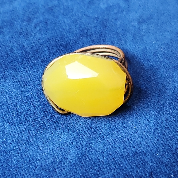 Vintage 90s Large Neon Yellow Stone Copper Wrap Wire Ring - Picture 2 of 6
